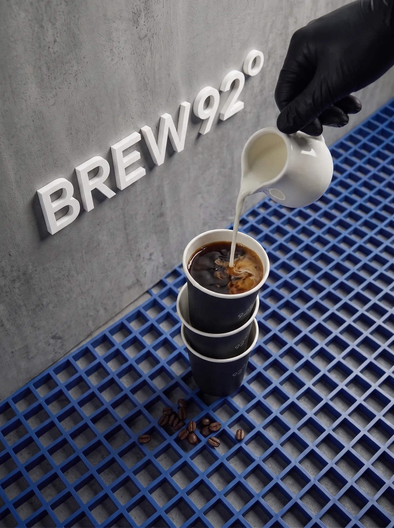 BREW 92° — coffee pour
