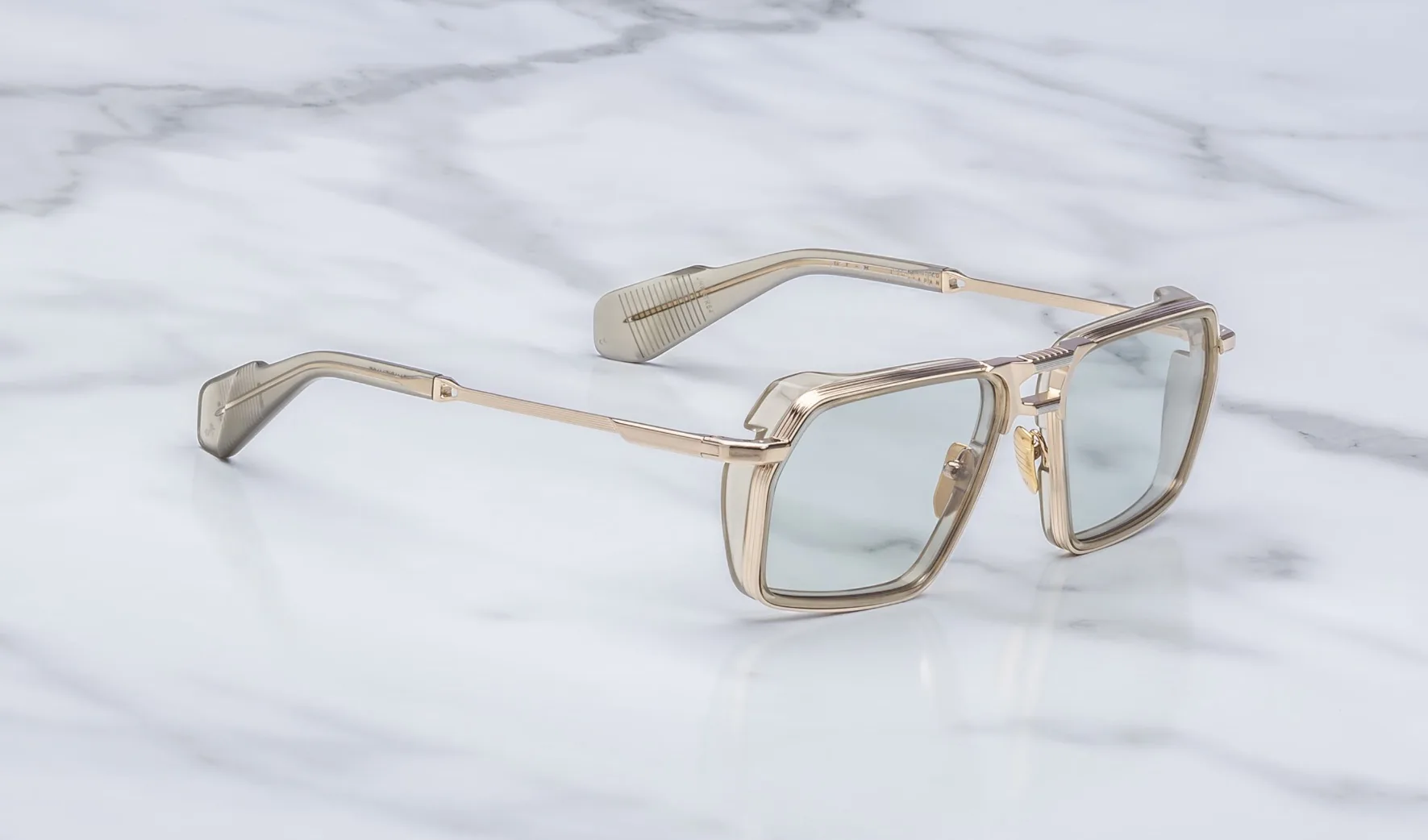 DRAWER 4K — glasses 1